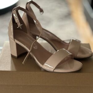 Steve Madden size 2Y heel